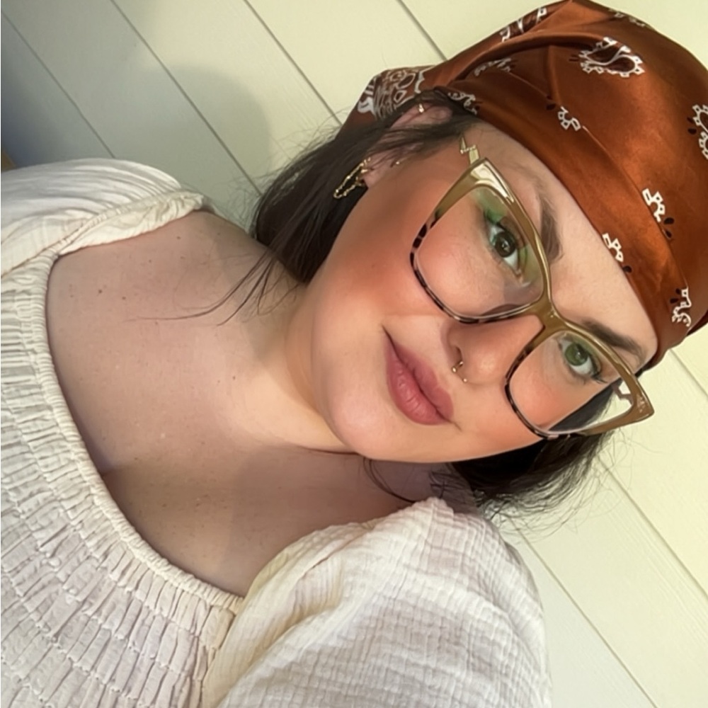 Meet your Posher, Cass
